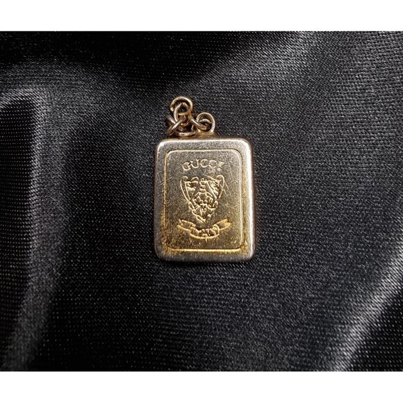 Vintage Authentic GUCCI Retired Gold-Tone Pendant Keychain With Crest Design - Picture 1 of 4
